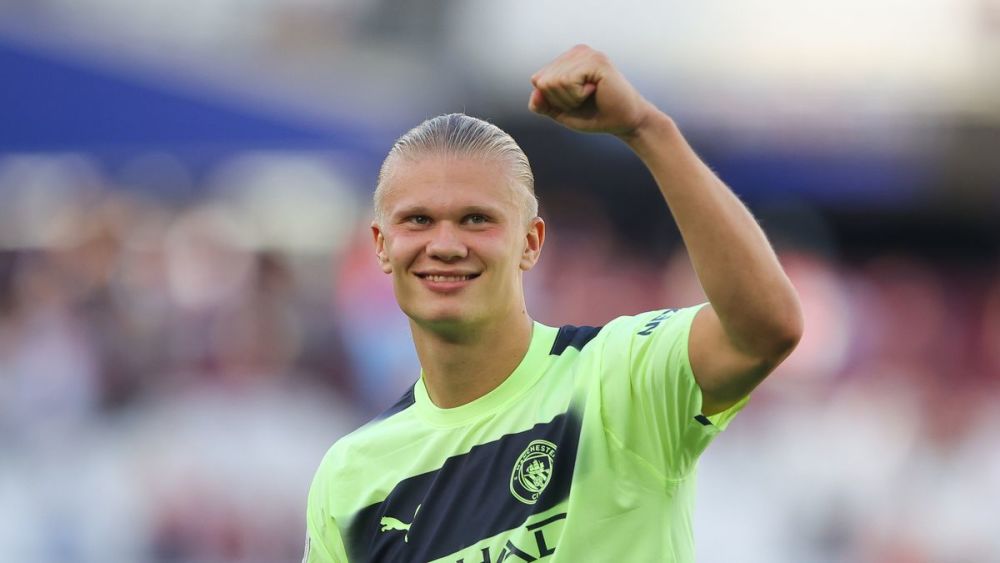 记者：恩昆库在冬窗的未来值得关注；米兰会和经纪人谈莱万（记者称：冬窗恩昆库动向成焦点，米兰将与莱万经纪人会谈）