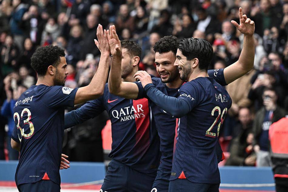 赛后情书：巴萨防守千疮百孔能否防住中超？曼城哈登大胜多特（赛后札记：巴萨防线千疮百孔，能扛住中超球队冲击吗？哈兰德率曼城大胜多特）