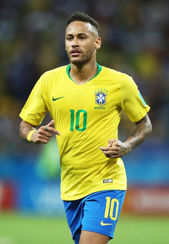 TA：皇马寻求引进后卫和中场；他们愿听取对罗德里戈的报价（TA：皇马计划引进后卫与中场，愿倾听关于罗德里戈的报价）