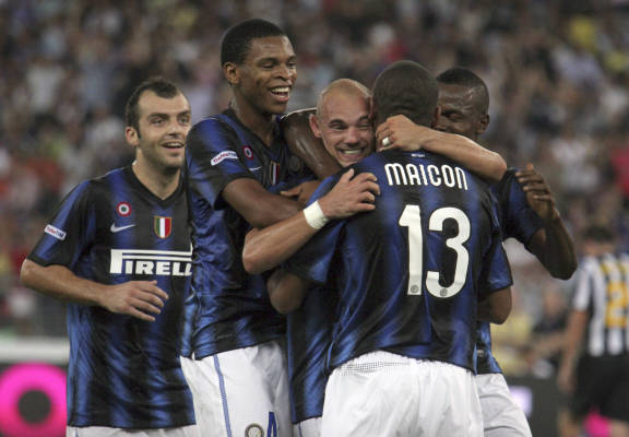 跟队记者：阿莱格里明确要求冬窗买前锋；米兰没考虑齐尔克泽（随队记者：阿莱格里明确要冬窗引进前锋，米兰暂未考虑齐尔克泽）