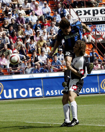 4个月！皇马27岁铁卫2年3次重伤，生涯亮红灯（伤停4个月！皇马27岁后卫两年三度重伤，职业生涯拉响警报）