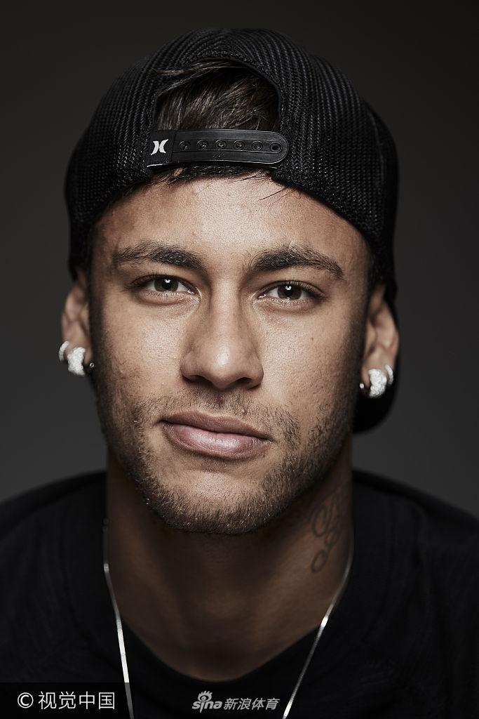 泽林斯基：制胜球有运气加持；为避免停赛未过多参与身体对抗（泽林斯基：制胜球含好运成分；为免停赛刻意减少身体对抗）