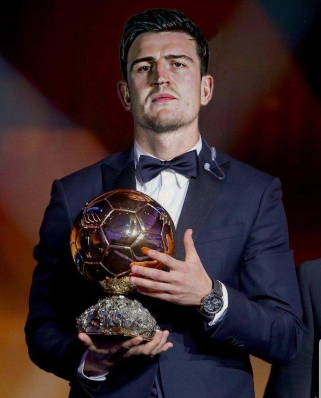 伊尔迪兹：我踢伪9号？大家可以拭目以待；斯帅没给我额外压力