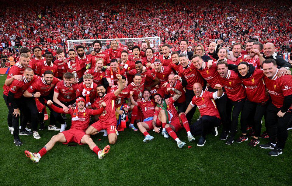 英媒：波罗赛后怒吼贝里瓦尔，对后者绕场致谢热刺球迷不满（英媒：波罗赛后怒斥贝里瓦尔，不满其绕场向热刺球迷致谢）